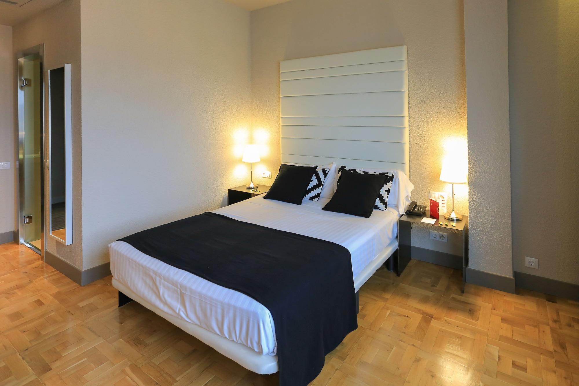 Habitus Hotel Leyre Pamplona Ngoại thất bức ảnh