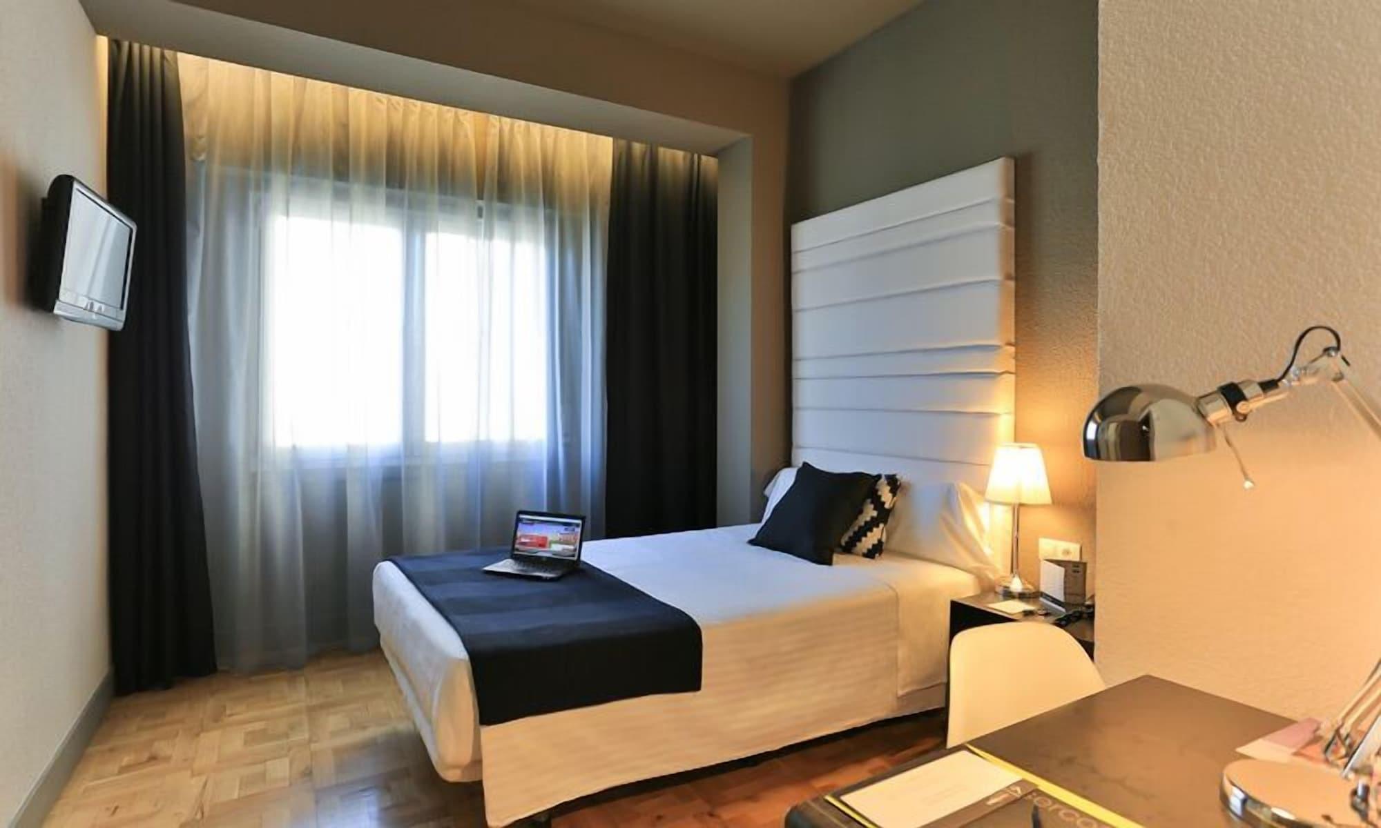 Habitus Hotel Leyre Pamplona Ngoại thất bức ảnh