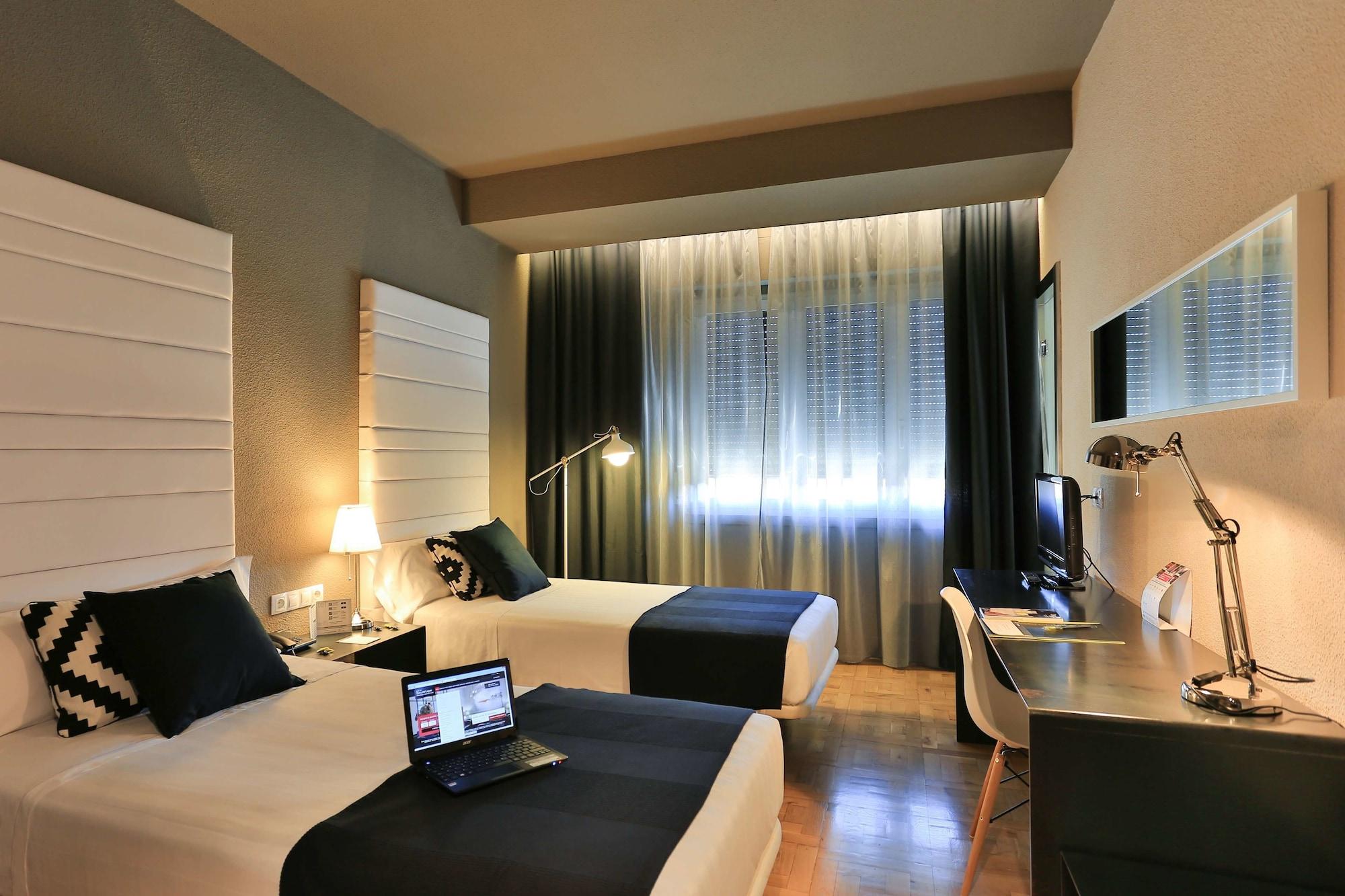 Habitus Hotel Leyre Pamplona Ngoại thất bức ảnh