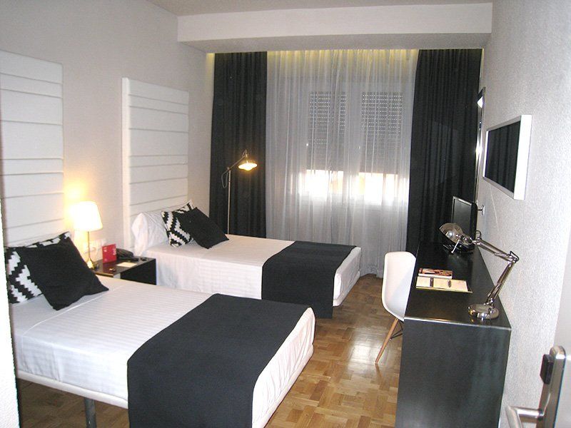 Habitus Hotel Leyre Pamplona Ngoại thất bức ảnh